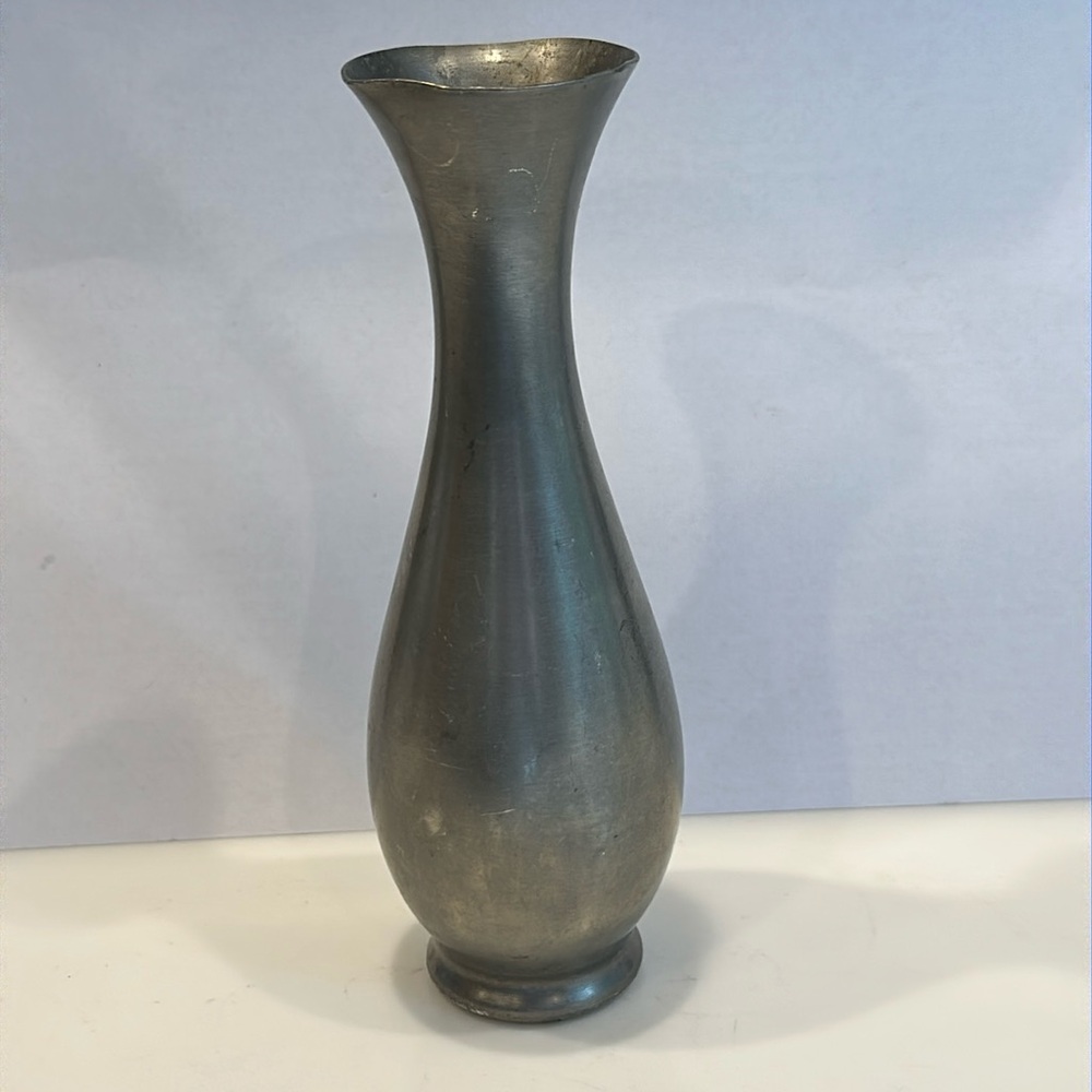 VINTAGE ROYAL HOLLAND Pewter Bud Vase 6+”